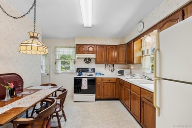 Charming ranch on half acre in Harborfields school district. 3 - photo 14