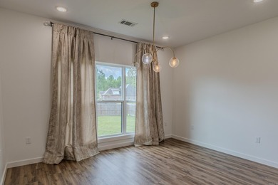Beautiful approx. 2130 sq ft brick home featuring an open floor - photo 18