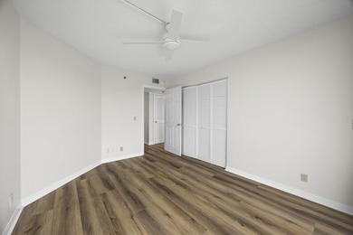 RARE 3 BEDROOM/2BATH CORNER UNIT WITH TWO GARAGES! Step inside - photo 19