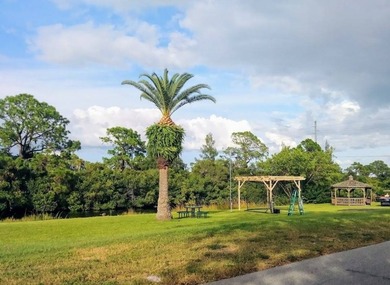 Welcome to this beautifully updated and meticulously maintained - photo 20