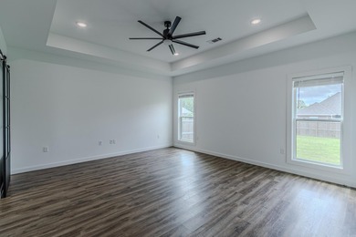 Beautiful approx. 2130 sq ft brick home featuring an open floor - photo 22