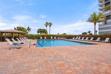 RARE 3 BEDROOM/2BATH CORNER UNIT WITH TWO GARAGES! Step inside - photo 29