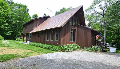 Otis Reservoir Home For Sale in Tolland Massachusetts