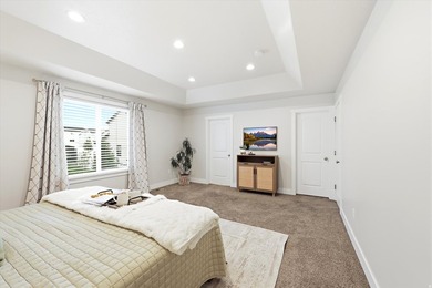 Enjoy the convenience of living near shopping, bus stops, parks - photo 13