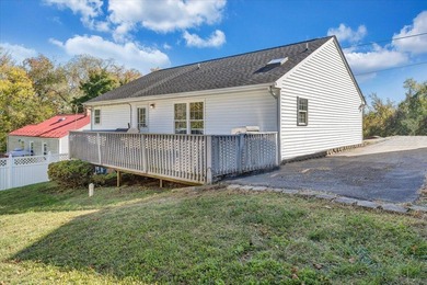 This maintenance free, handicap accessible, modern floor plan