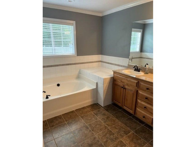 Beautifully Updated 4-Bedroom Home in Desirable Kingsgate - photo 16