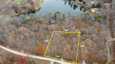 Spring Lake Lot For Sale in Crossville Tennessee