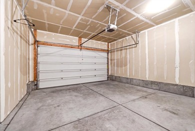 Enjoy the convenience of living near shopping, bus stops, parks - photo 21