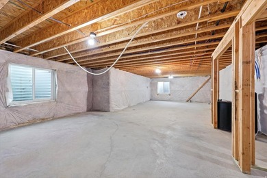 Enjoy the convenience of living near shopping, bus stops, parks - photo 23