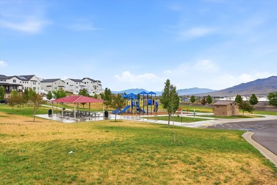 Enjoy the convenience of living near shopping, bus stops, parks - photo 27