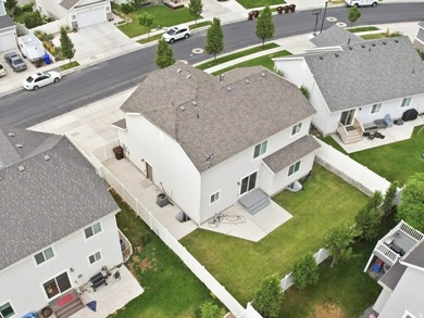 Enjoy the convenience of living near shopping, bus stops, parks - photo 29