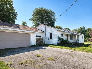 HUD case #132-379474 Property is offered as-is. 4 bedroom, 1 - photo 1