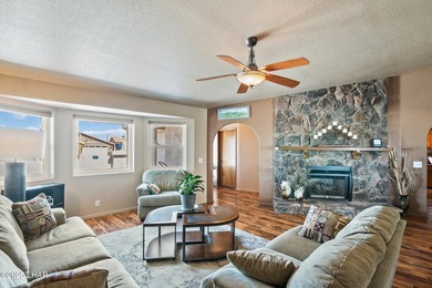 Discover comfort, versatility, and beautiful views in this 3 - photo 7