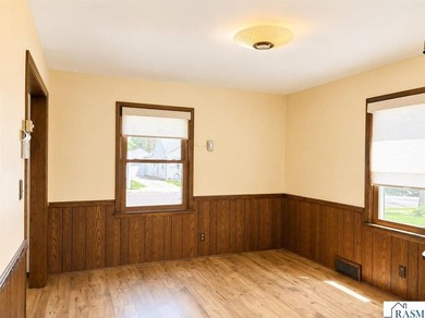 Welcome to this charming mid-century 1 1/2-story /cape cod style - photo 10