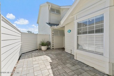 Bright and beautifully updated Fairfield home with serene water - photo 3