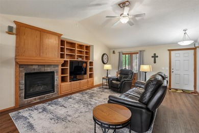 Welcome to this beautifully updated 4-bedroom, 4-bath home - photo 3