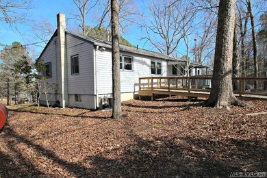 Affordable off-shore home in the desirable NE Quad of Lake - photo 3