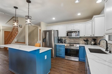 Welcome to this beautifully updated 4-bedroom, 4-bath home - photo 8