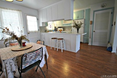 Affordable off-shore home in the desirable NE Quad of Lake - photo 8