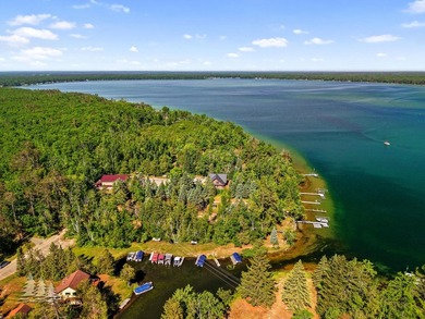 Discover the perfect blend of charm, convenience, and waterfront - photo 4