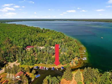 Discover the perfect blend of charm, convenience, and waterfront - photo 5