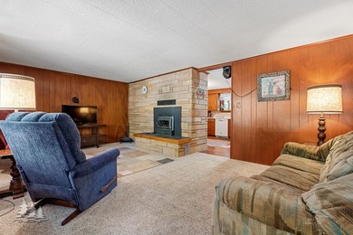 Discover the perfect blend of charm, convenience, and waterfront - photo 9