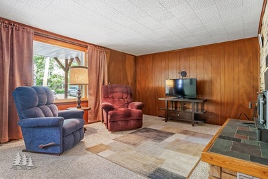 Discover the perfect blend of charm, convenience, and waterfront - photo 10