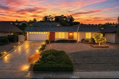 Welcome to effortless living in the highly sought-after Seven - photo 1