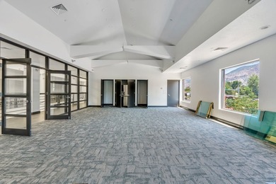 High-visibility office, warehouse, and flex building in Ogden - photo 13