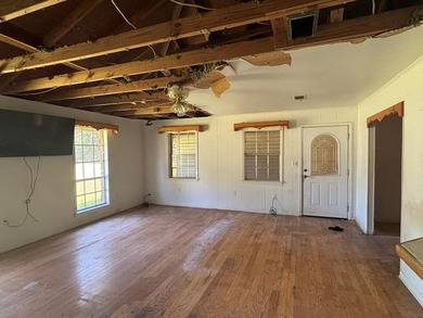 This 5 bedroom, 2 1/2 bath home on 1 acre of land with an - photo 21