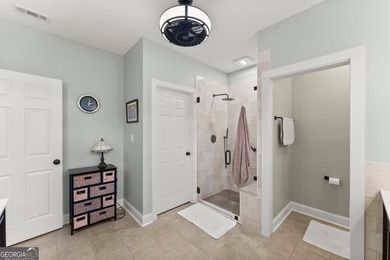 Not another like it! This renovated 2 bed, 2 bath top floor - photo 22