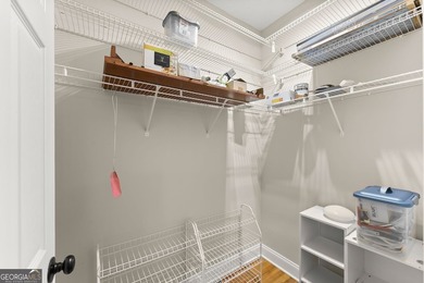Not another like it! This renovated 2 bed, 2 bath top floor - photo 27