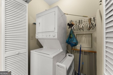 Not another like it! This renovated 2 bed, 2 bath top floor - photo 28