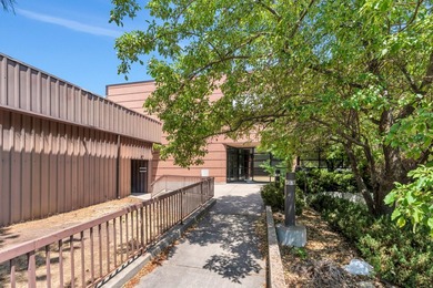 High-visibility office, warehouse, and flex building in Ogden - photo 33