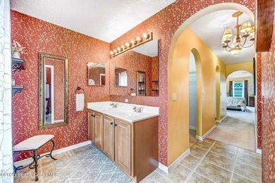 Enjoy your private backyard oasis centered on lake w/enclosed - photo 34