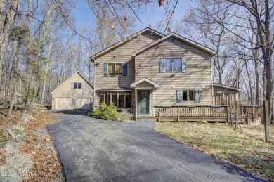 Lake Wallenpaupack Home For Sale in Lakeville Pennsylvania
