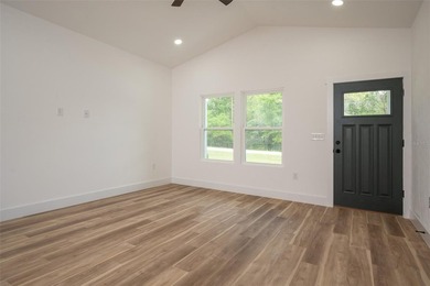 BRAND NEW 3 bedroom 2 bath home located in the Williston - photo 5
