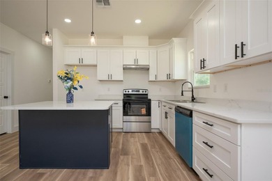 BRAND NEW 3 bedroom 2 bath home located in the Williston - photo 6