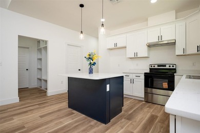 BRAND NEW 3 bedroom 2 bath home located in the Williston - photo 7