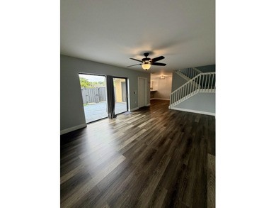 Welcome to this beautifully renovated, move-in ready 2-bedroom - photo 6