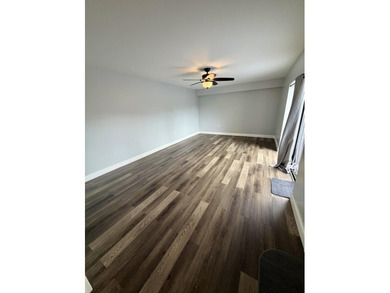 Welcome to this beautifully renovated, move-in ready 2-bedroom - photo 7