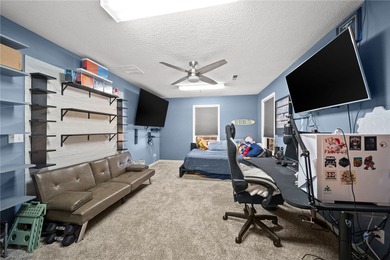 Priced below market value and ready to sell! This brick home - photo 11