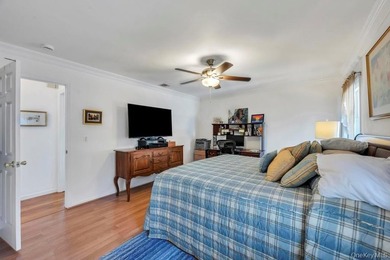 Quality Custom Built Duplex by a Top Hamptons Builder - photo 12