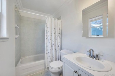 Quality Custom Built Duplex by a Top Hamptons Builder - photo 13