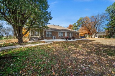 Priced below market value and ready to sell! This brick home - photo 18