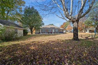 Priced below market value and ready to sell! This brick home - photo 19