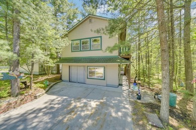 Enjoy peaceful up-north living in a quiet subdivision surrounded - photo 1