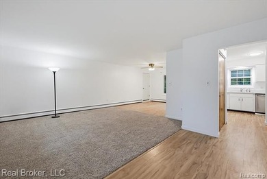 Move-in ready 3-bedroom, 2-bath split-level with lake privileges - photo 7