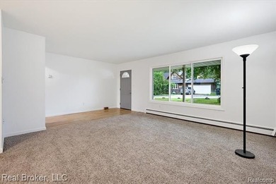 Move-in ready 3-bedroom, 2-bath split-level with lake privileges - photo 8