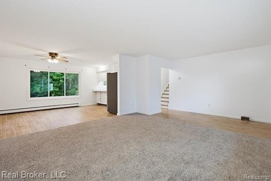 Move-in ready 3-bedroom, 2-bath split-level with lake privileges - photo 9